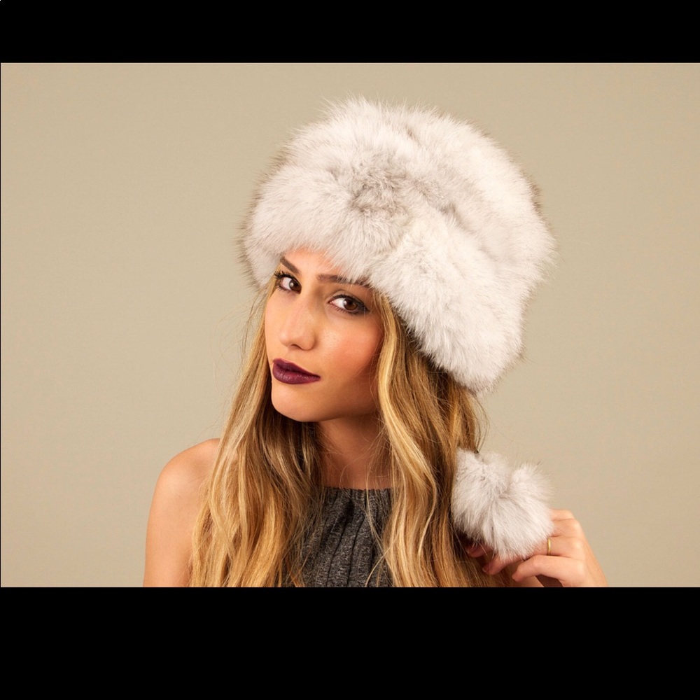 COPY - Woman’s blue fox fur hat